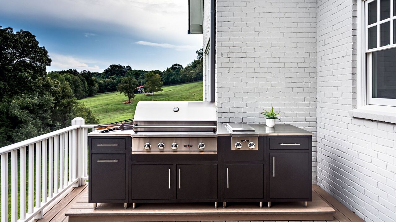 Enhance Space With 5 Best Outdoor Kitchen Materials