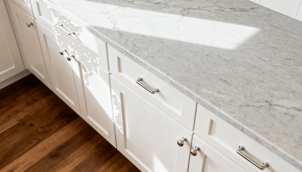 Pairing Quartz, home kitchen countertops, home kitchen cabinets, kitchen countertops, kitchen cabinets, combining materials for kitchens, home kitchen material options