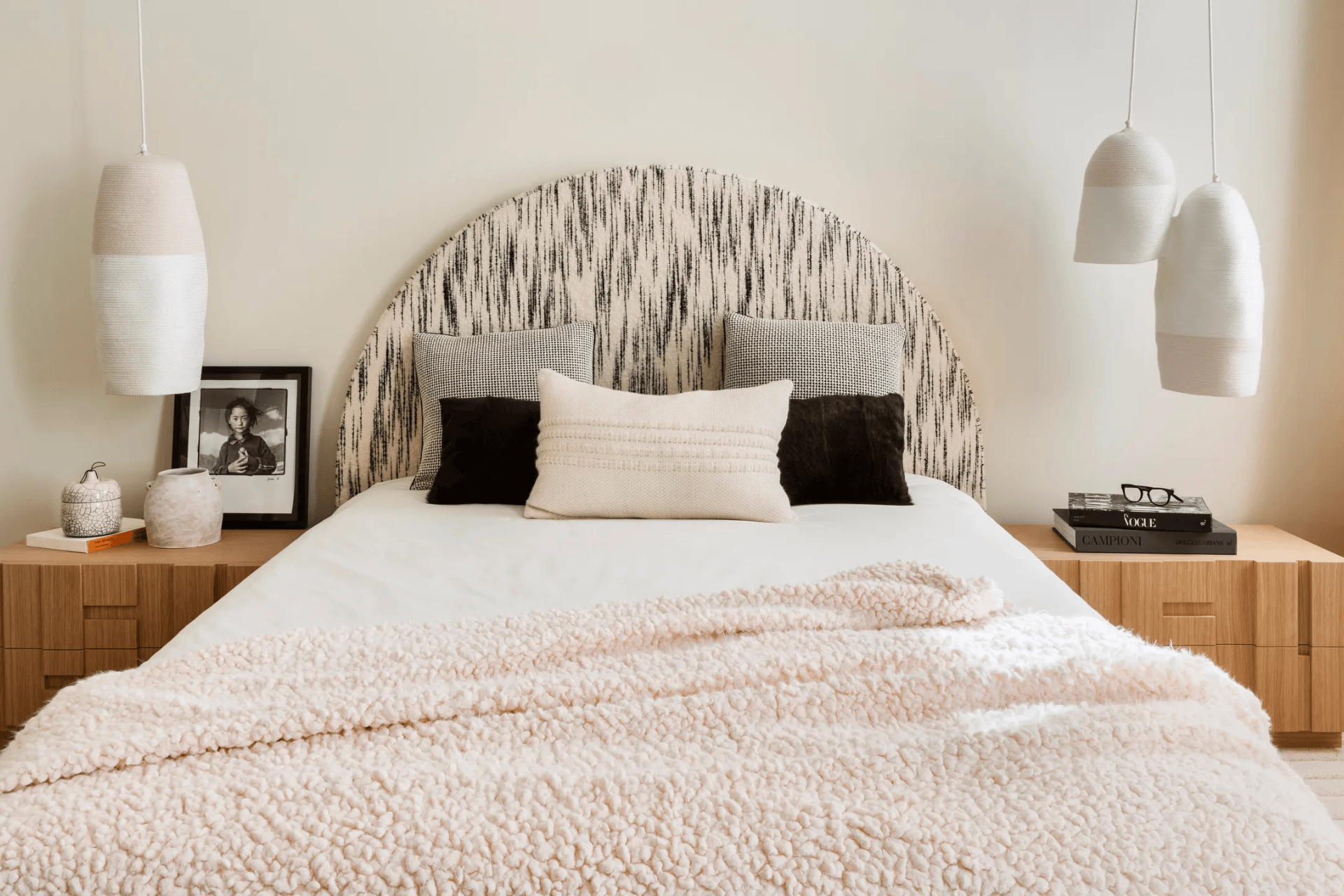 Minimalism Meets Comfort, Bedroom Decor, Home Bedroom Tips, Bedroom Furniture, Bedroom Planning, Home Bedroom Design, Minimalist Bedroom